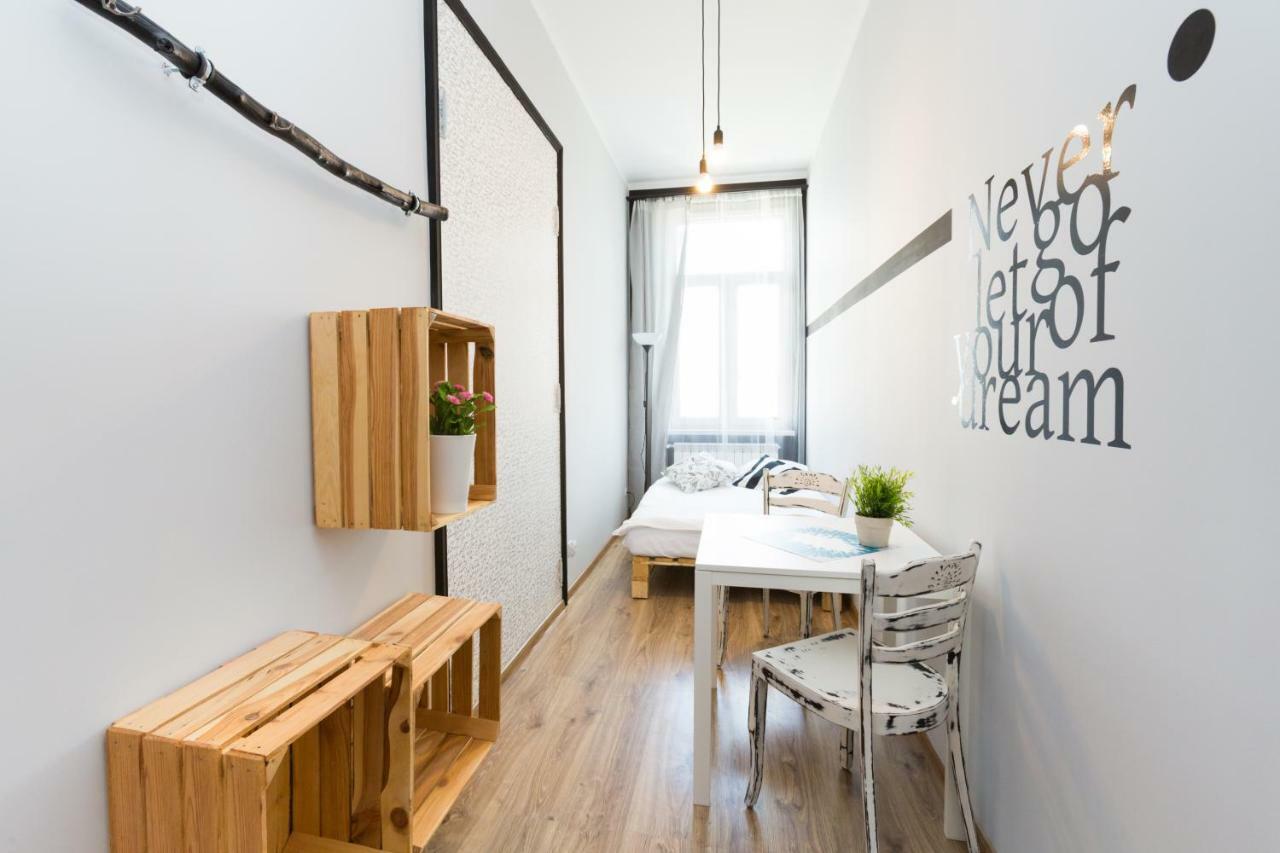Dot Hostel - Pokoje I Noclegi W Centrum Бельско-Бяла Экстерьер фото