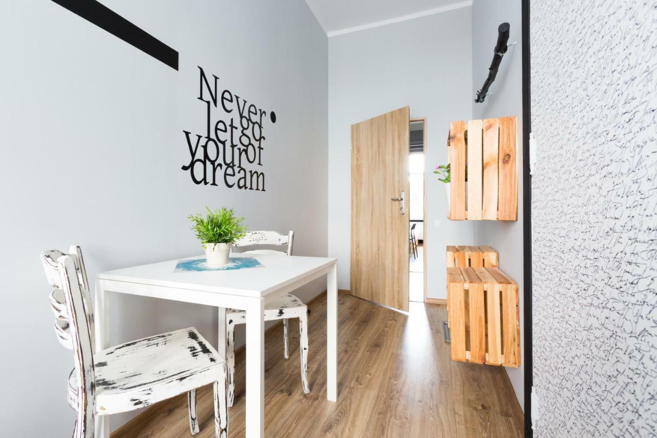 Dot Hostel - Pokoje I Noclegi W Centrum Бельско-Бяла Экстерьер фото