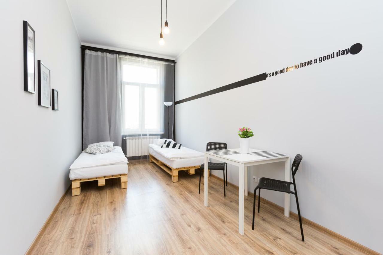 Dot Hostel - Pokoje I Noclegi W Centrum Бельско-Бяла Экстерьер фото