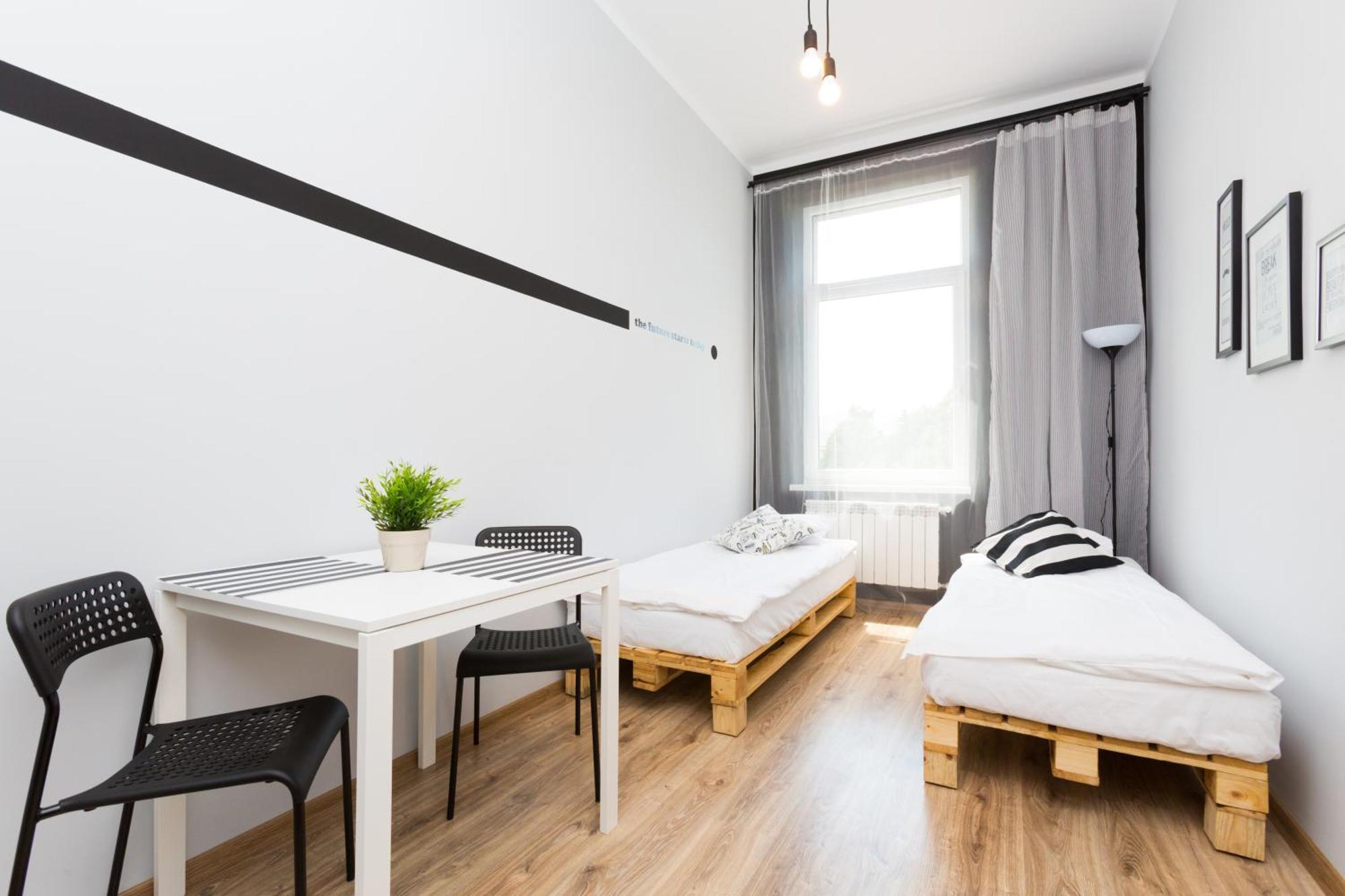 Dot Hostel - Pokoje I Noclegi W Centrum Бельско-Бяла Экстерьер фото