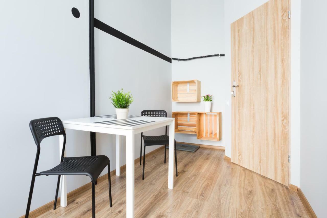 Dot Hostel - Pokoje I Noclegi W Centrum Бельско-Бяла Экстерьер фото