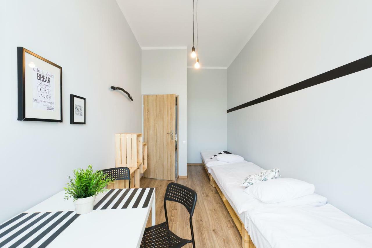 Dot Hostel - Pokoje I Noclegi W Centrum Бельско-Бяла Экстерьер фото